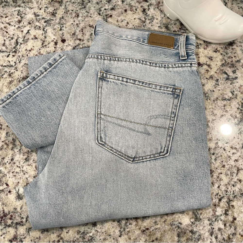 American Eagle MOM Jeans💗